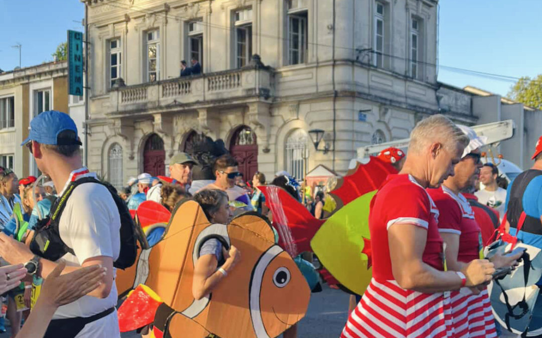 Hébergement Marathon des Châteaux du Médoc 2026 : pourquoi choisir le Village Western ?